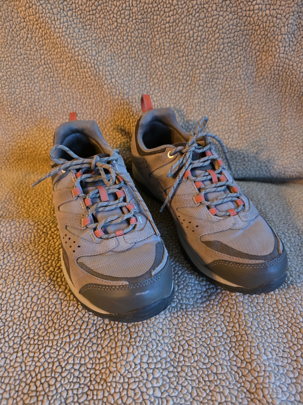 Columbia Women's Crestwood Techlite Trail Hiking Shoes Grey Coral Size 10